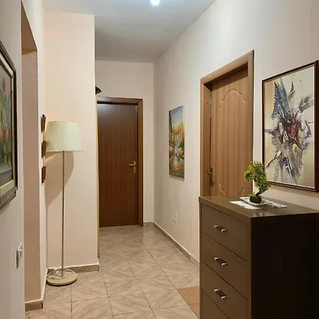S&r Apartment *